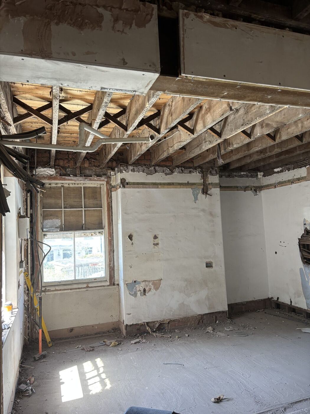 Ceiling removed with M&E ductwork exposed